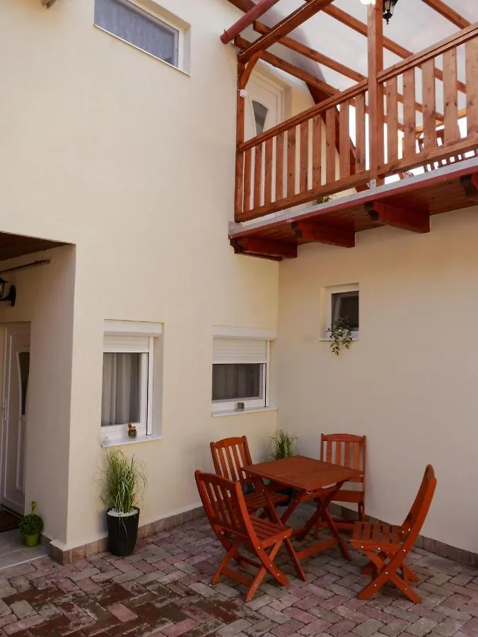 Varfal Apartman Eger
