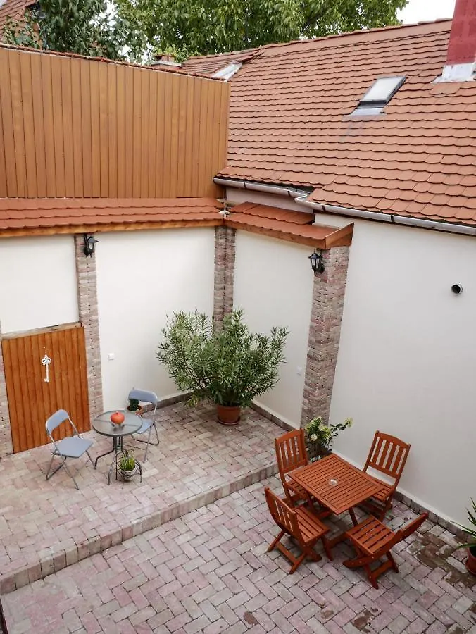 Varfal Apartman Eger Hungary