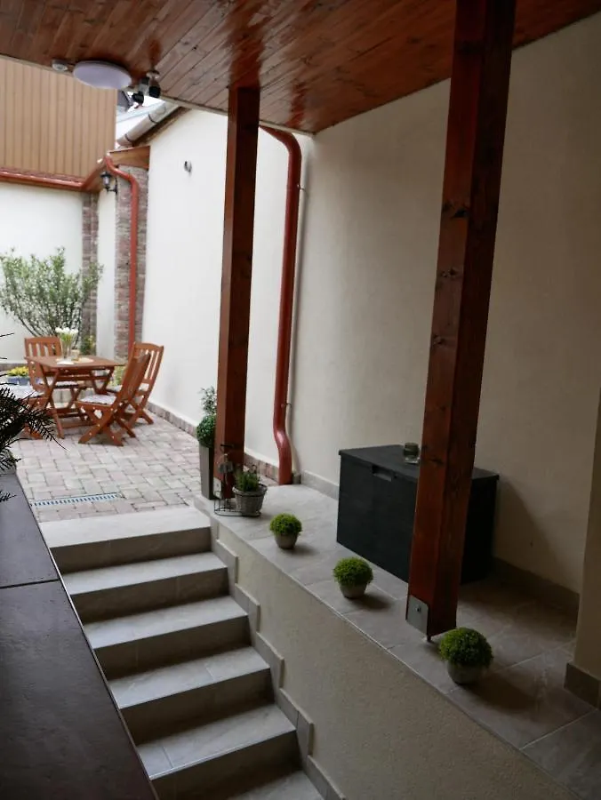 Varfal Apartman Eger Apartment