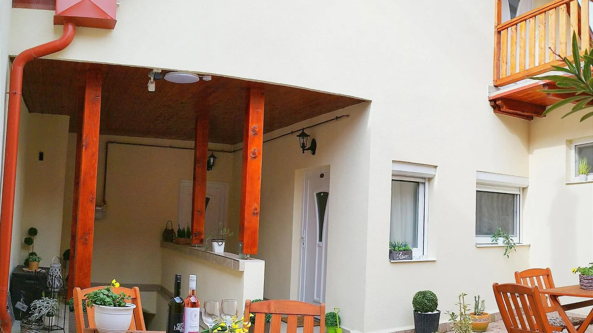 Varfal Apartman location